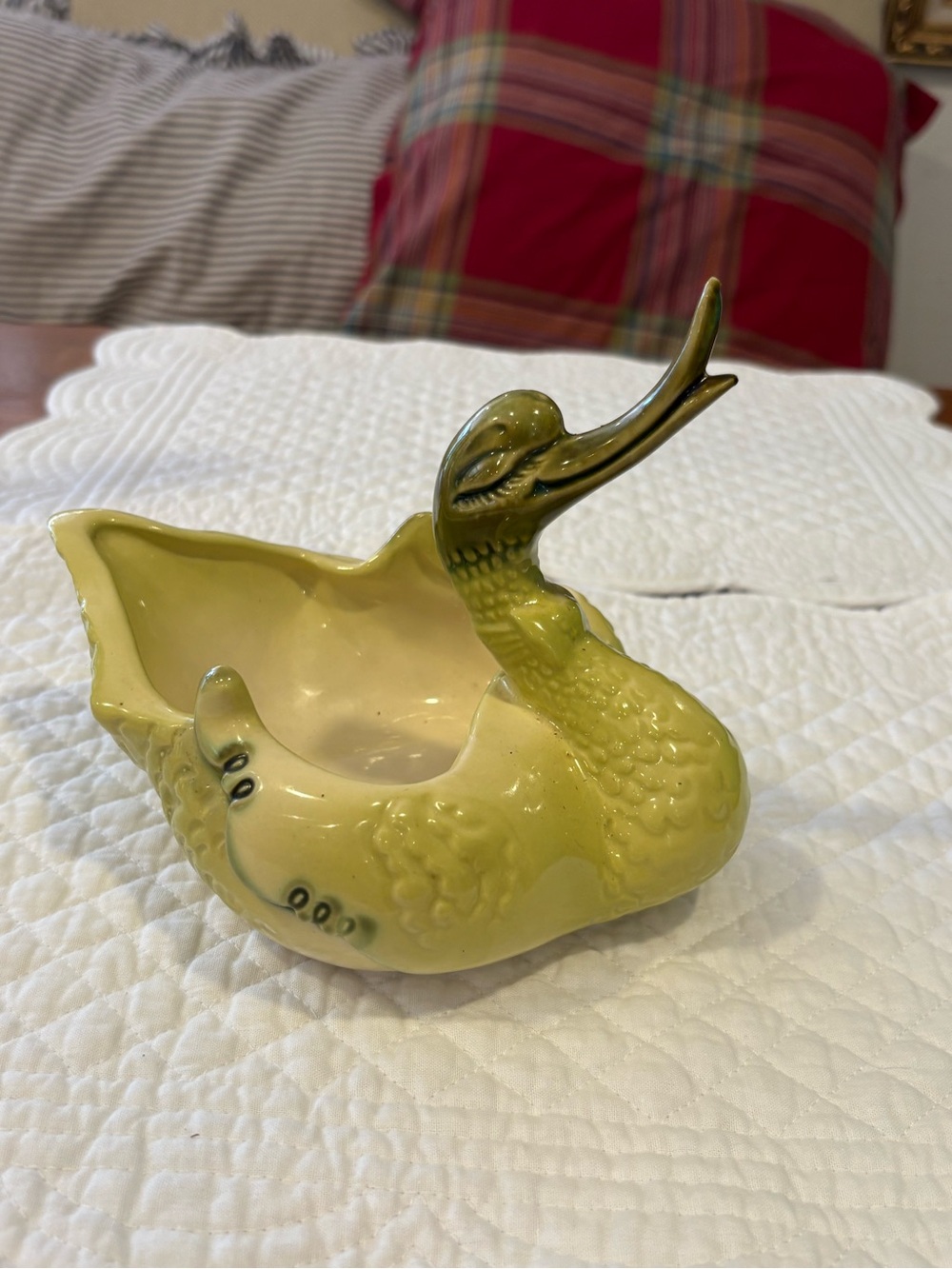 Hull Pottery Green Ceramic Free Standing Decorative Swan Trinket Dish